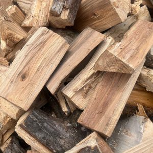 Seasoned hardwood logs loose load delivered near Huntly